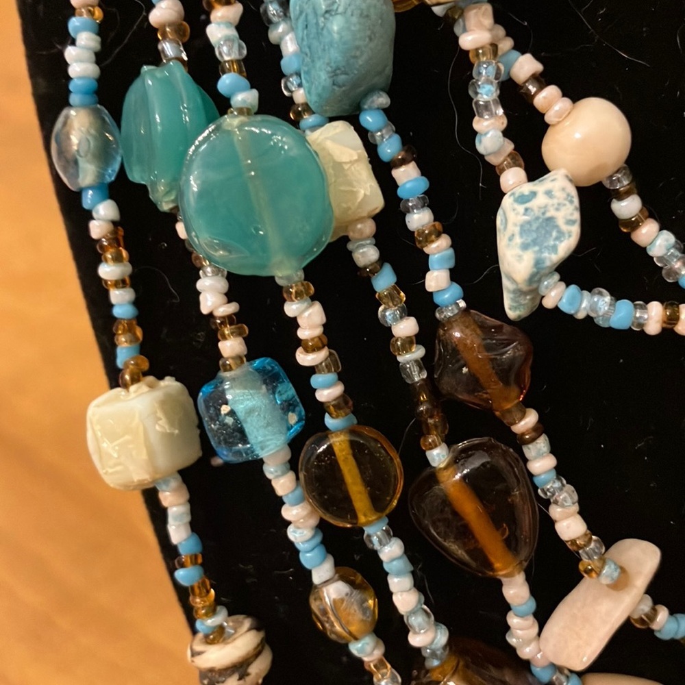 Multicolor Beaded Necklace - Picture 3 of 9